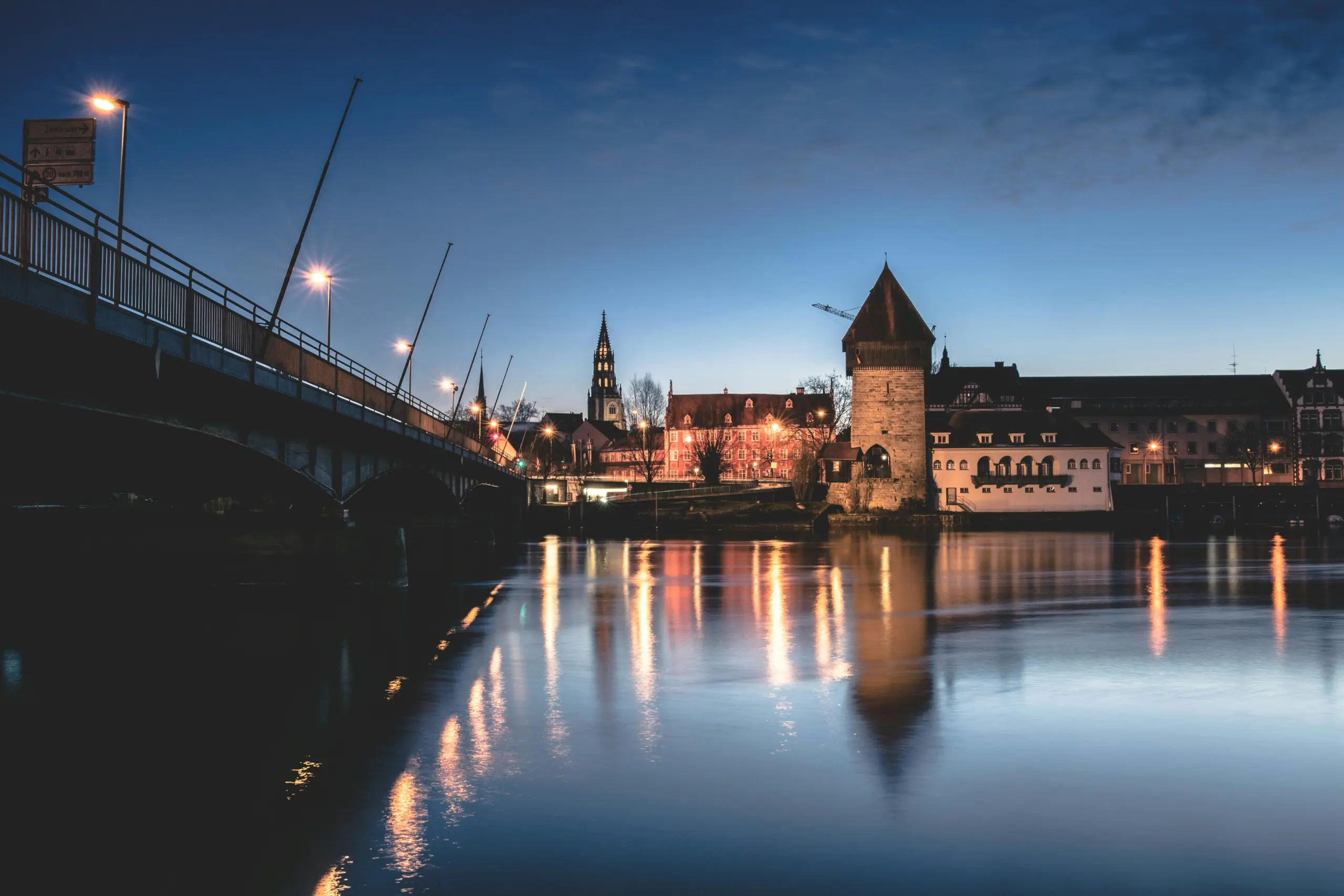 Historisches Gebäude in Deutschland mit klassischer Architektur und detailreicher Fassade.